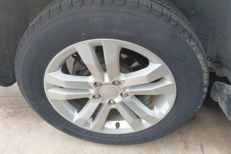Used Geely Auto GX7 2014 1.8L Manual Value-Added Sunroof Edition Right Rear Wheel Hub