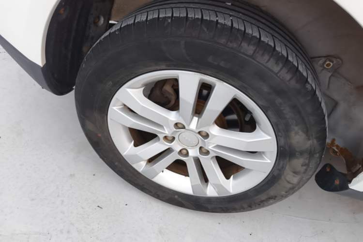 Used Geely Auto GX7 2014 1.8L Manual Value Edition Right Rear Wheel Hub