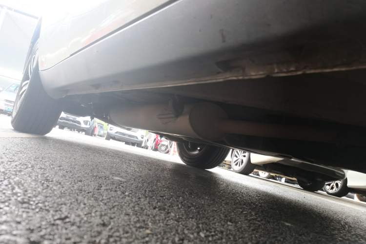 Used Geely Auto GX7 2014 2.0L Automatic Prestige Edition Right Side Sill