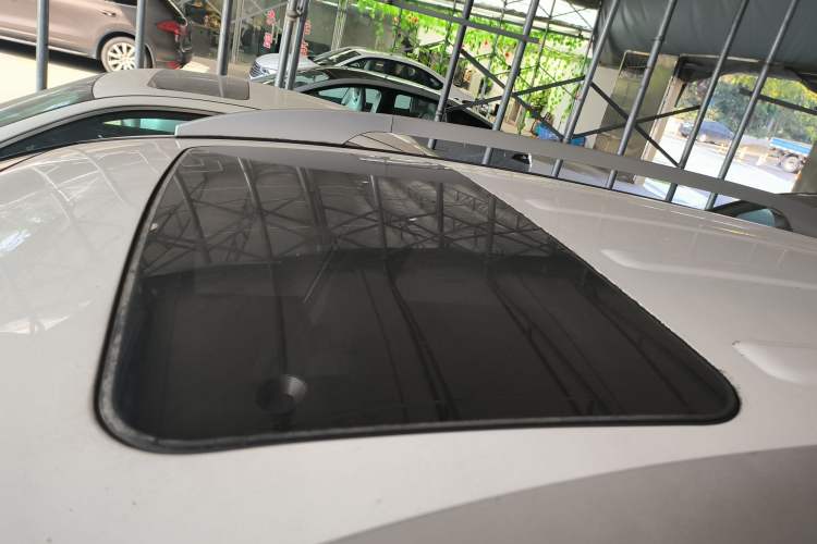 Used Geely Auto GX7 2014 1.8L Manual Value-Added Sunroof Edition Roof