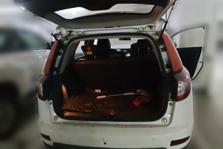 Used Geely Auto GX7 2014 1.8L Manual Value Edition Trunk