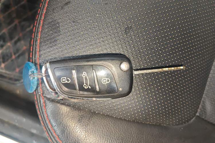 Used Geely Auto GX7 2014 2.0L Automatic Value Edition Vehicle Key