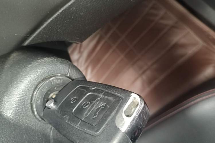 Used Geely Auto GX7 2014 2.0L Automatic Prestige Edition Vehicle Key