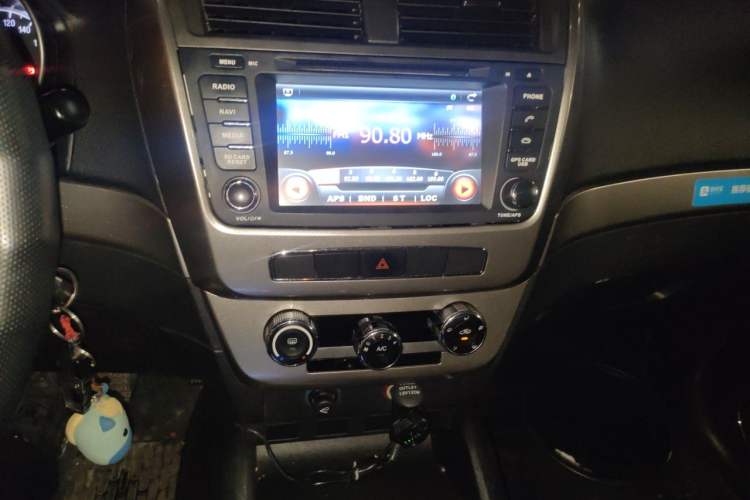 Used Geely Auto GX7 2014 1.8L Manual Value Edition Audio And AC Panel