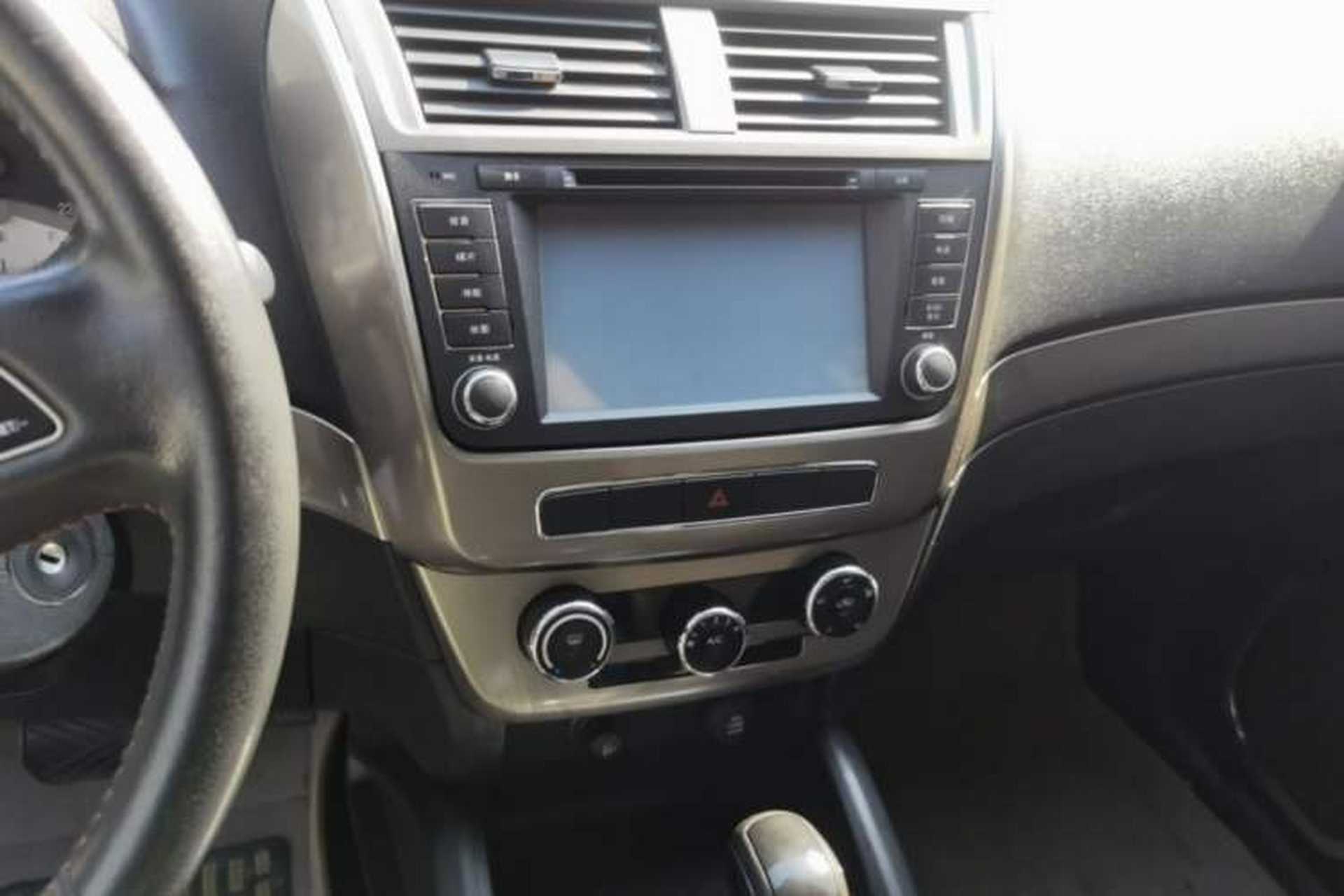Used Geely Auto GX7 2014 2.0L Automatic Value Edition Audio And AC Panel