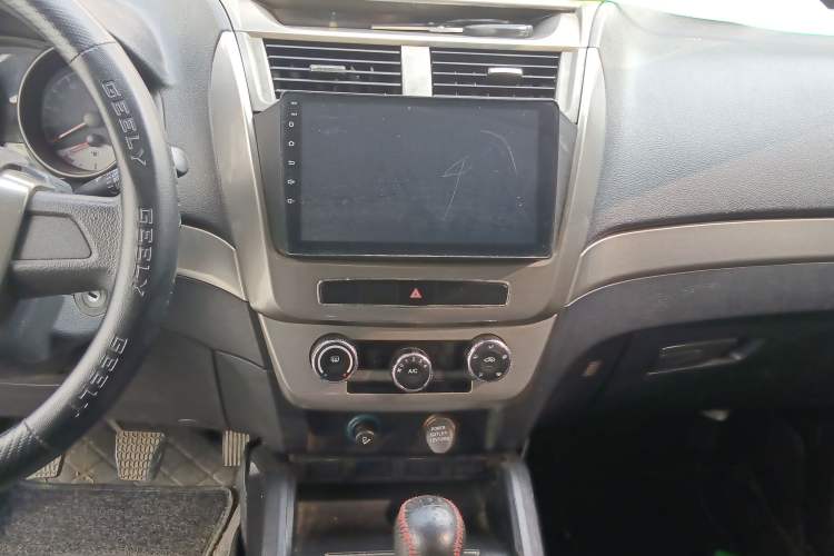Used Geely Auto GX7 2014 1.8L Manual Value-Added Sunroof Edition Audio And AC Panel