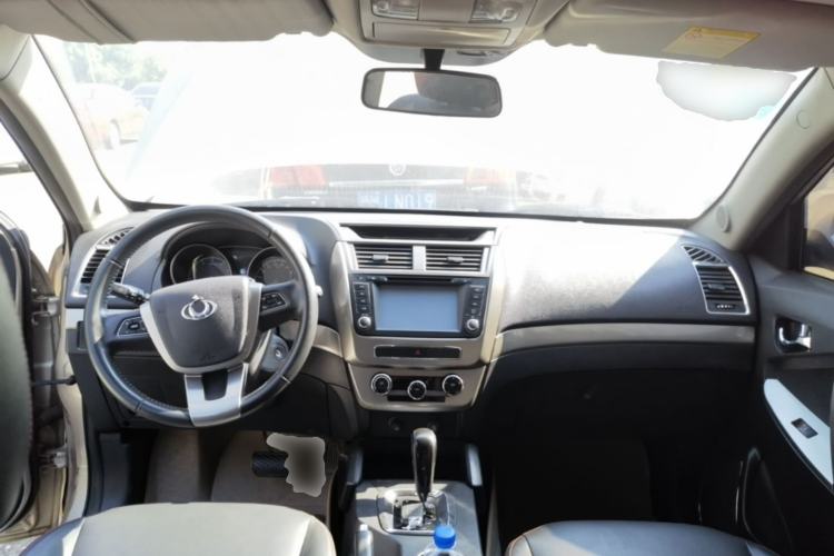 Used Geely Auto GX7 2014 2.0L Automatic Value Edition Center Console