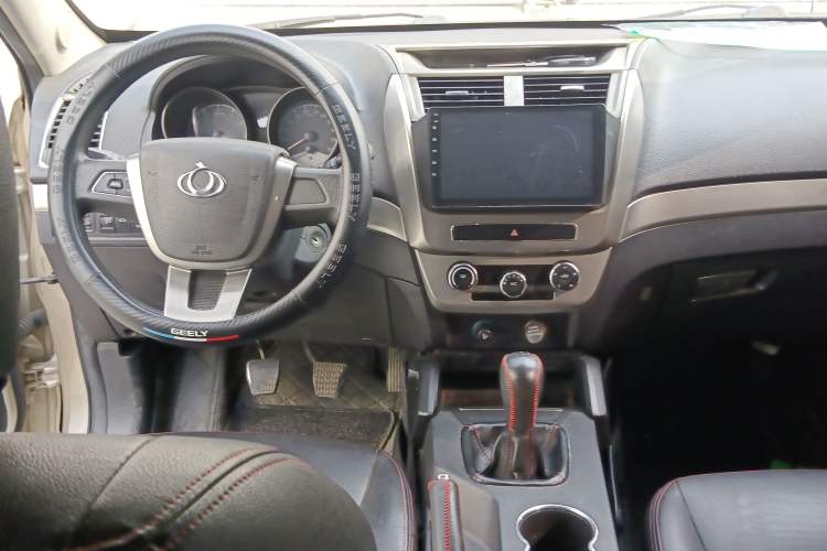 Used Geely Auto GX7 2014 1.8L Manual Value-Added Sunroof Edition Center Console