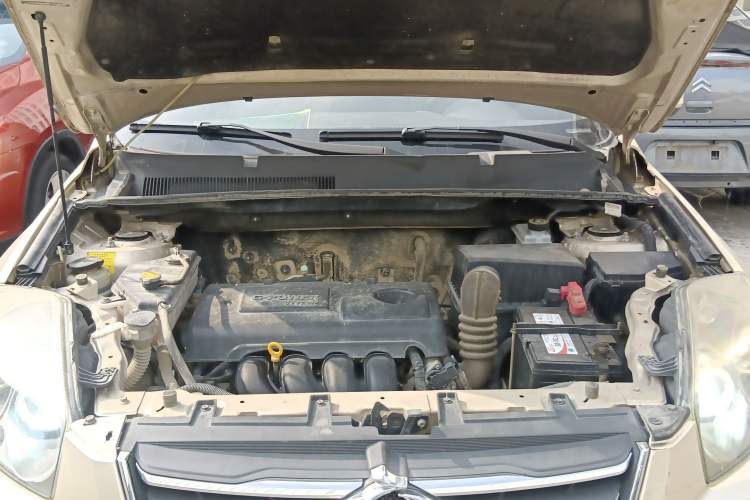 Used Geely Auto GX7 2014 1.8L Manual Value-Added Sunroof Edition Engine Bay