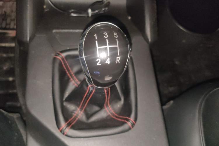 Used Geely Auto GX7 2014 1.8L Manual Value Edition Gear Lever