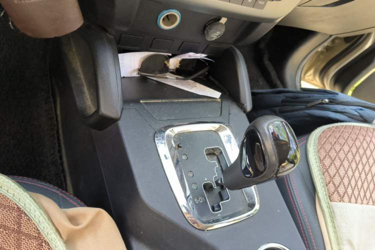 Used Geely Auto GX7 2014 2.0L Automatic Prestige Edition Gear Lever