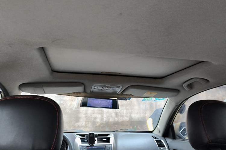 Used Geely Auto GX7 2014 2.0L Automatic Prestige Version China V Standard Headliner