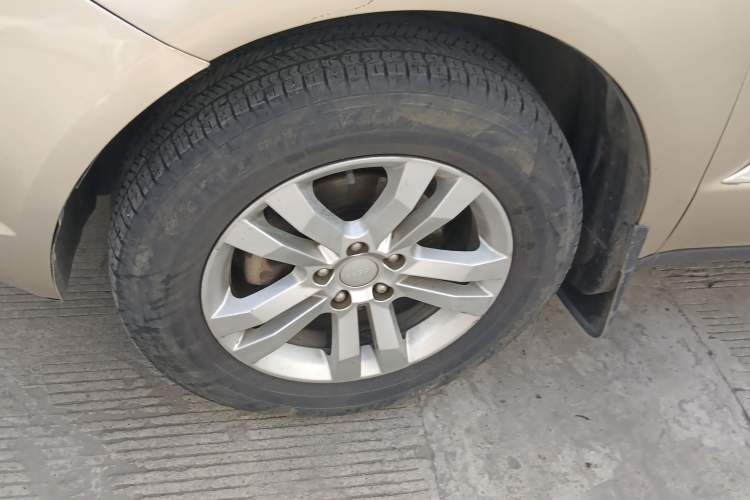 Used Geely Auto GX7 2014 1.8L Manual Value-Added Sunroof Edition Left Front Wheel Hub
