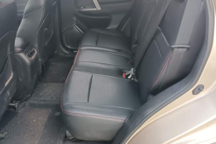 Used Geely Auto GX7 2014 1.8L Manual Value-Added Sunroof Edition Left Rear Seat