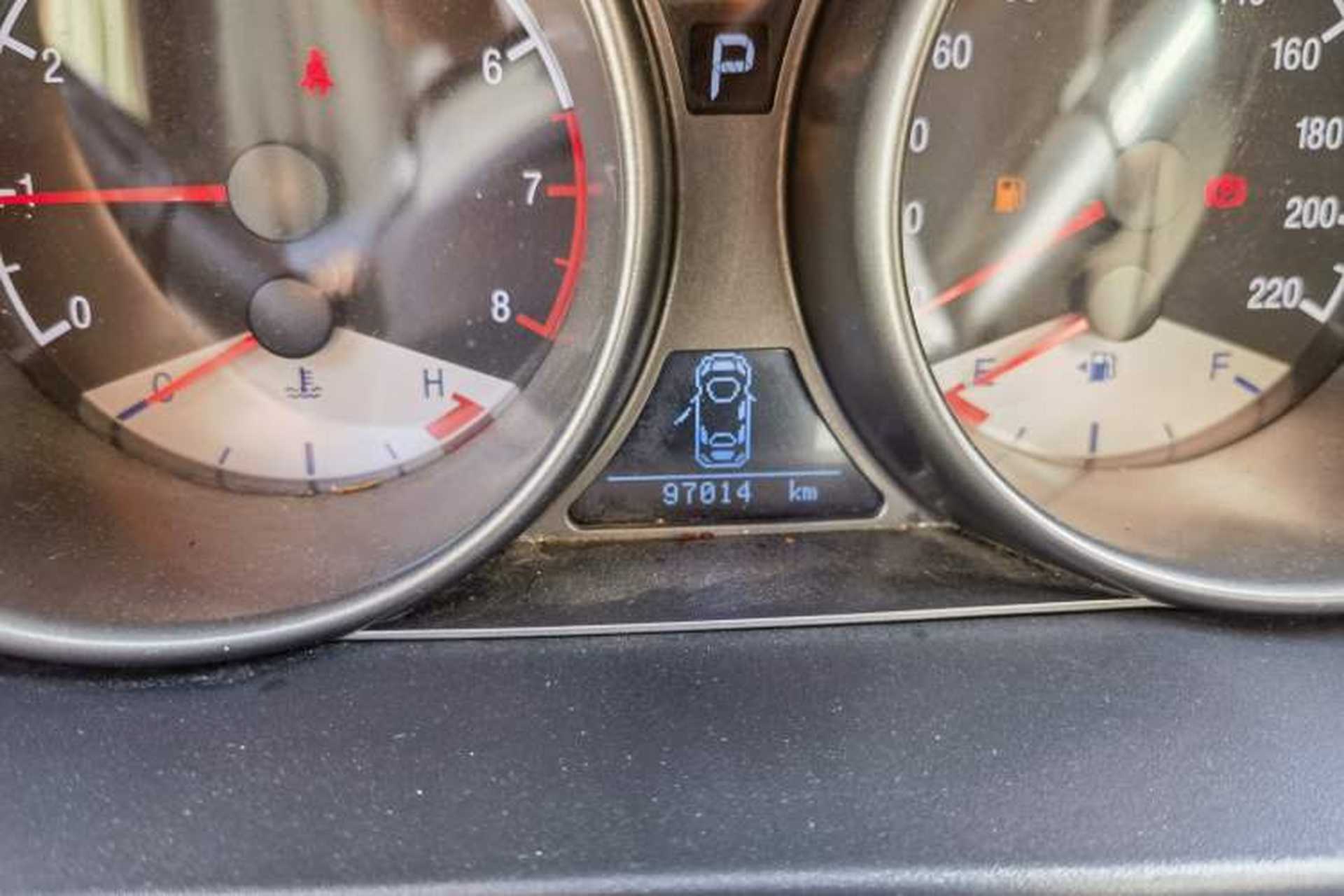 Used Geely Auto GX7 2014 2.0L Automatic Value Edition Odometer Close Up