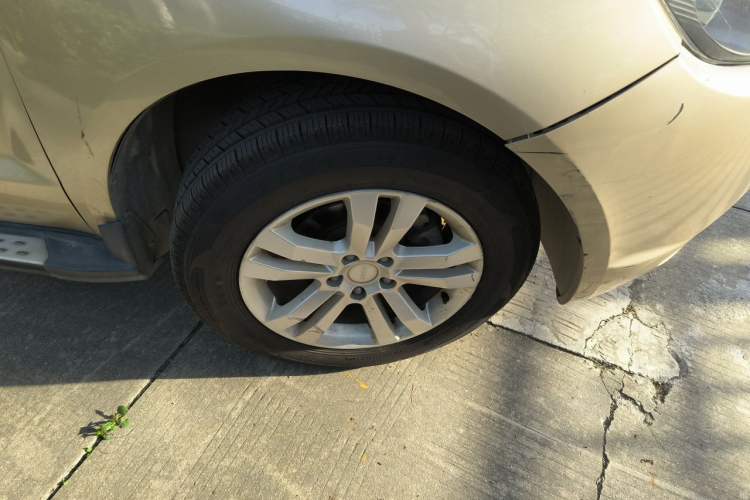 Used Geely Auto GX7 2014 2.0L Automatic Prestige Edition Right Front Wheel Hub