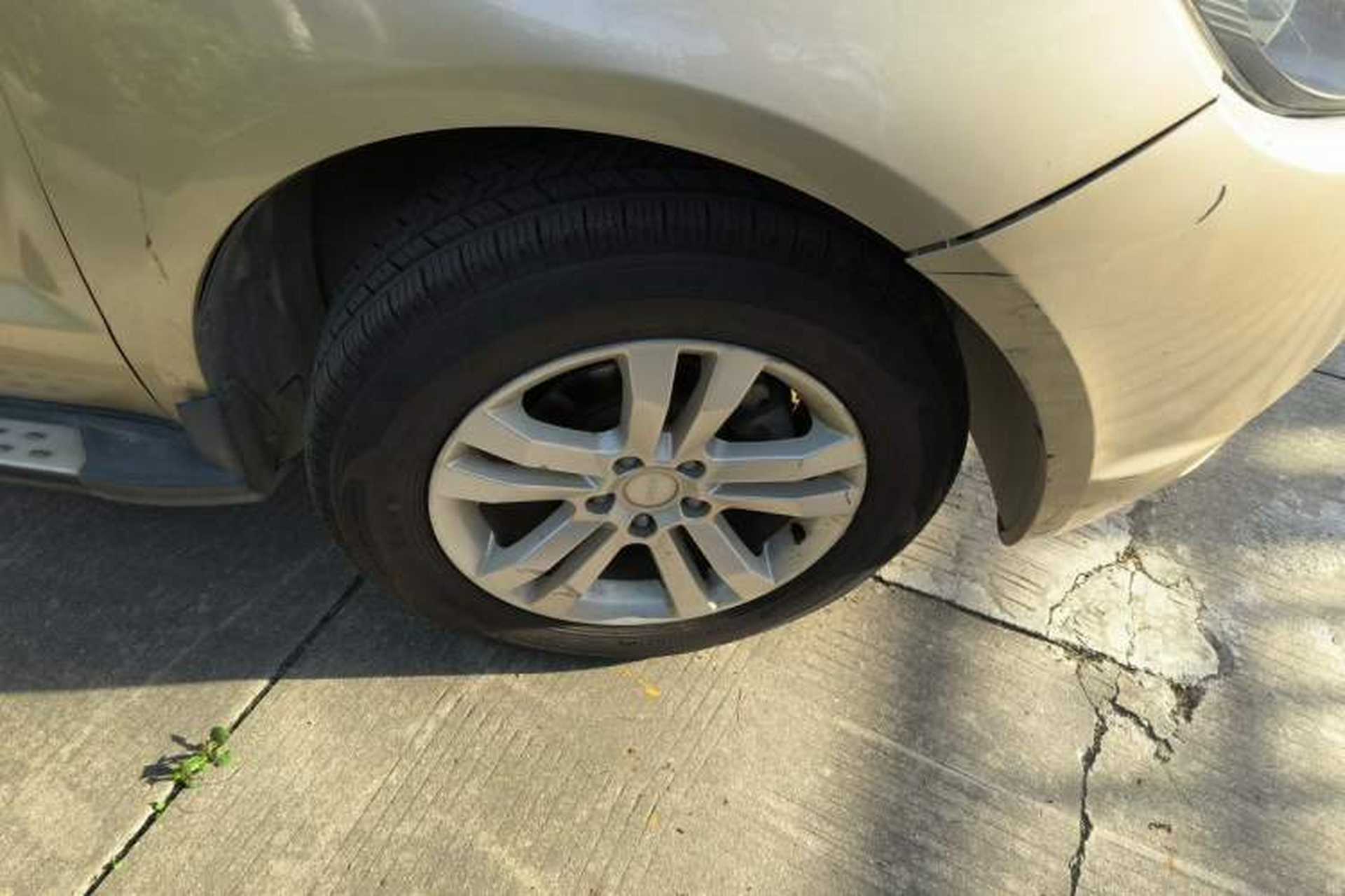 Used Geely Auto GX7 2014 2.0L Automatic Prestige Edition Right Front Wheel Hub