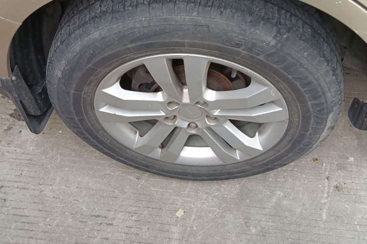 Used Geely Auto GX7 2014 1.8L Manual Value-Added Sunroof Edition Right Rear Wheel Hub