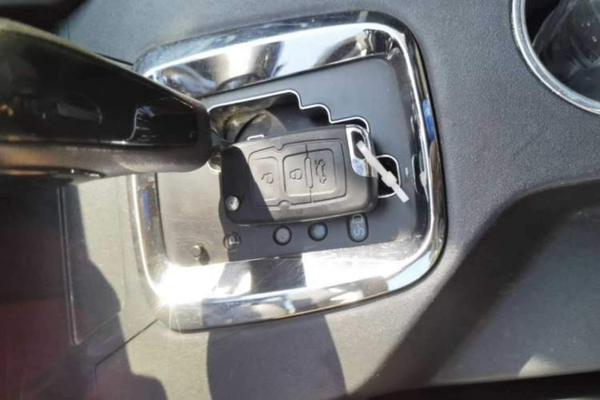 Used Geely Auto GX7 2014 2.0L Automatic Value Edition Vehicle Key