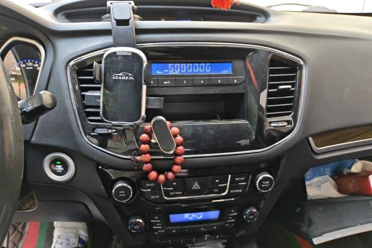 Used Geely Auto GX7 2015 Sport Edition 2.0L Automatic Luxury Model Audio And AC Panel