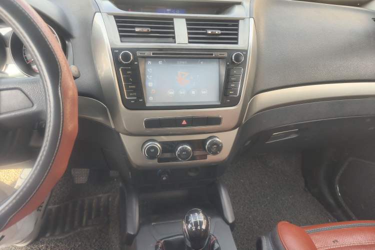 Used Geely Auto GX7 2015 Classic Edition 1.8L Manual Elite Model China IV Audio And AC Panel