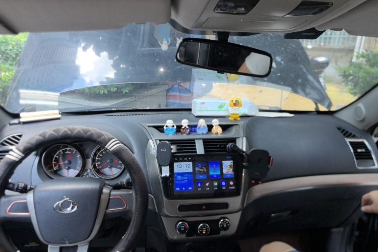 Used Geely Auto GX7 2015 Classic Edition 1.8L Manual Urban Model China V Standard Center Console