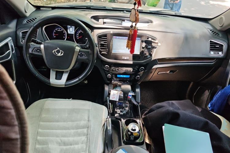 Used Geely Auto GX7 2015 Sports Edition 2.0L Automatic Prestige Model Center Console
