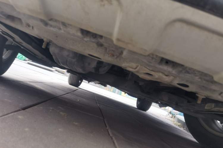 Used Geely Auto GX7 2015 Classic Edition 1.8L Manual Elite Model China V Standard Chassis Front