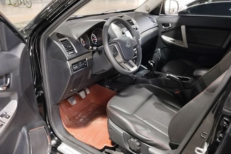 Used Geely Auto GX7 2015 Classic Edition 1.8L Manual Urban Model China IV Driver Seat