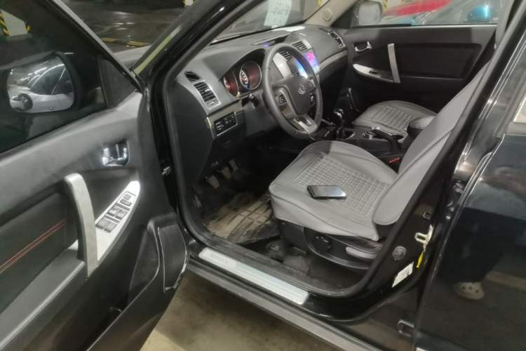 Used Geely Auto GX7 2015 Classic Edition 1.8L Manual New Urban Upgrade Version China IV Standard Driver Seat