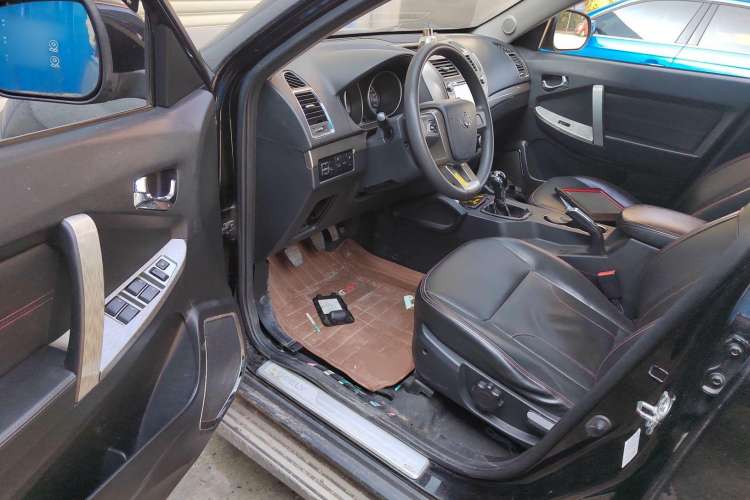 Used Geely Auto GX7 2015 Classic Edition 1.8L Manual Urban Model China V Standard Driver Seat