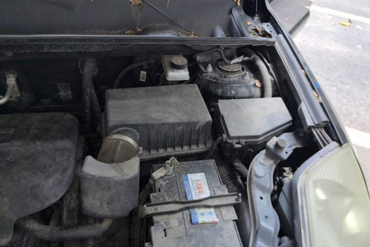 Used Geely Auto GX7 2015 Classic Edition 1.8L Manual Urban Model China V Standard Engine Bay Left
