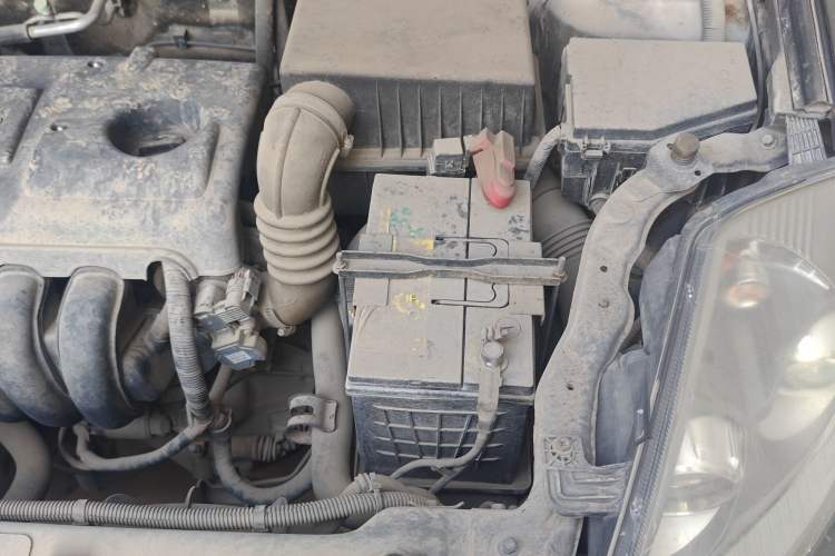 Used Geely Auto GX7 2015 Classic Edition 1.8L Manual New Urban Model China IV Engine Bay Left