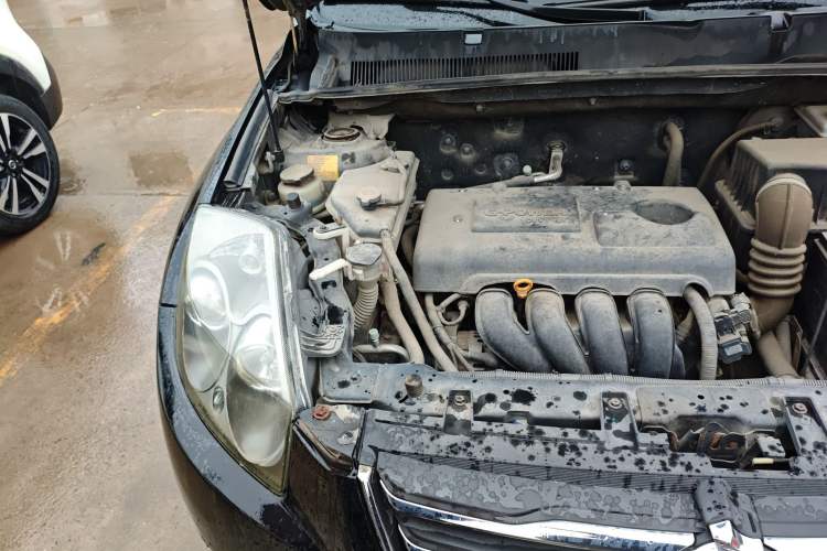 Used Geely Auto GX7 2015 Classic Edition 1.8L Manual Elite Model China V Standard Engine Bay Right