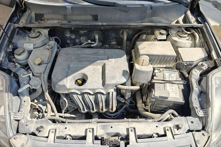 Used Geely Auto GX7 2015 Classic Edition 1.8L Manual Urban Model China V Standard Engine Bay