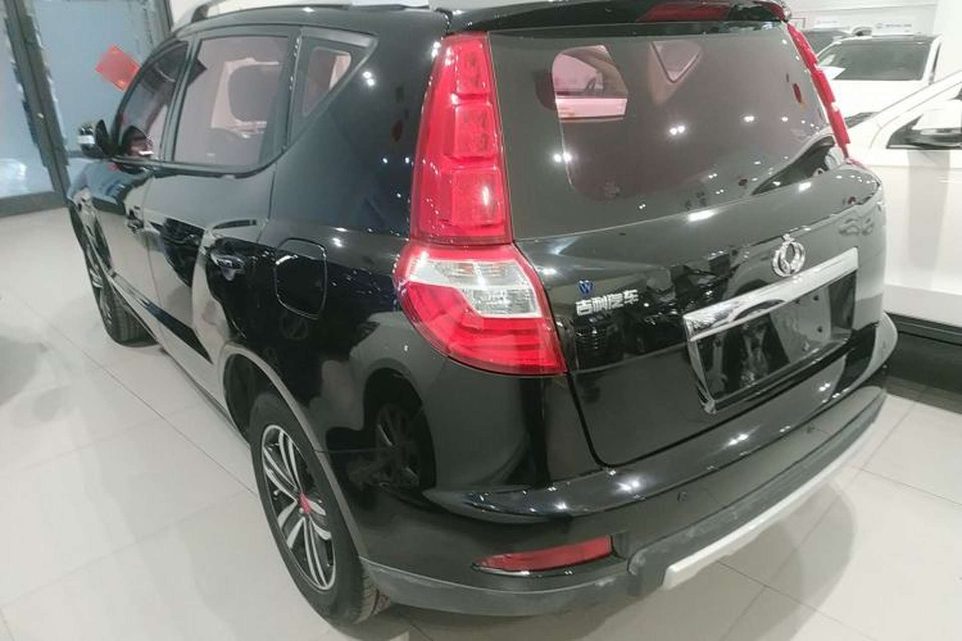 Used Geely Auto GX7 2015 Classic Edition 1.8L Manual Elite Model China V Standard Exterior 3