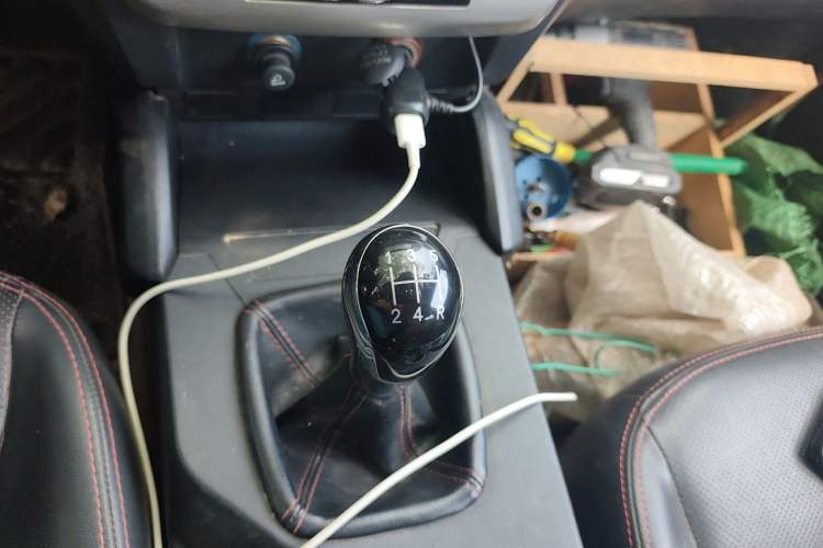 Used Geely Auto GX7 2015 Classic Edition 1.8L Manual Elite Model China IV Gear Lever