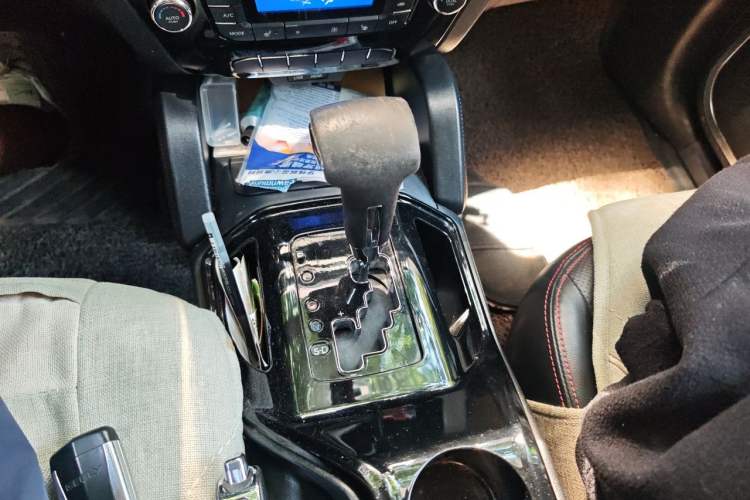 Used Geely Auto GX7 2015 Sports Edition 2.0L Automatic Prestige Model Gear Lever