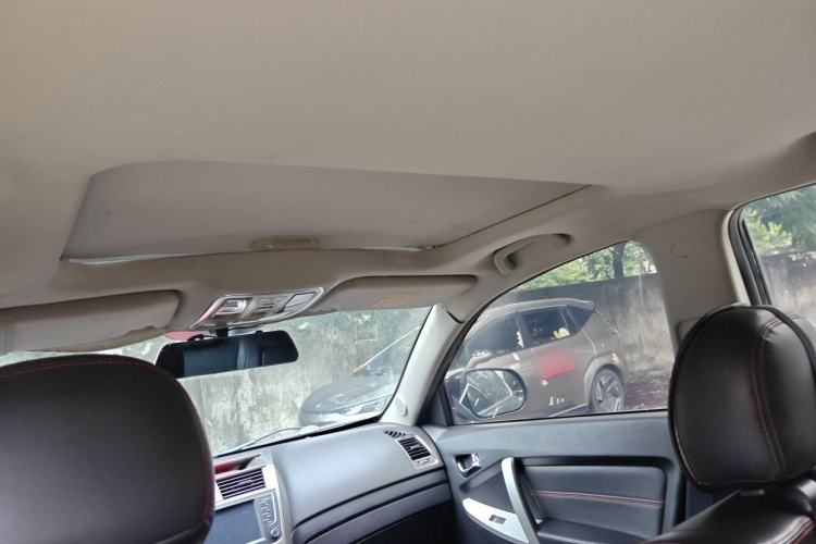Used Geely Auto GX7 2015 Classic Edition 1.8L Manual Elite Model China V Standard Headliner