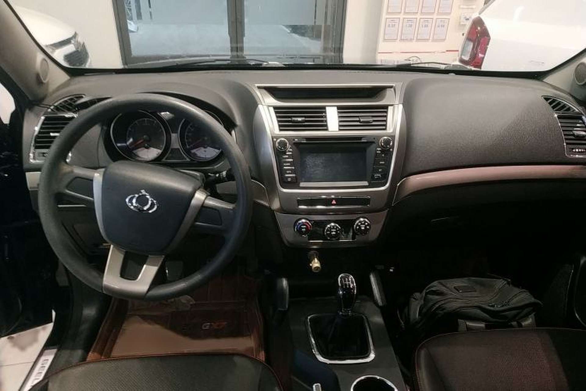 Used Geely Auto GX7 2015 Classic Edition 1.8L Manual Elite Model China V Standard Interior 2