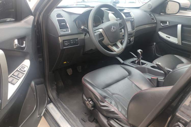 Used Geely Auto GX7 2015 Classic Edition 1.8L Manual Elite Model China V Standard Interior 2