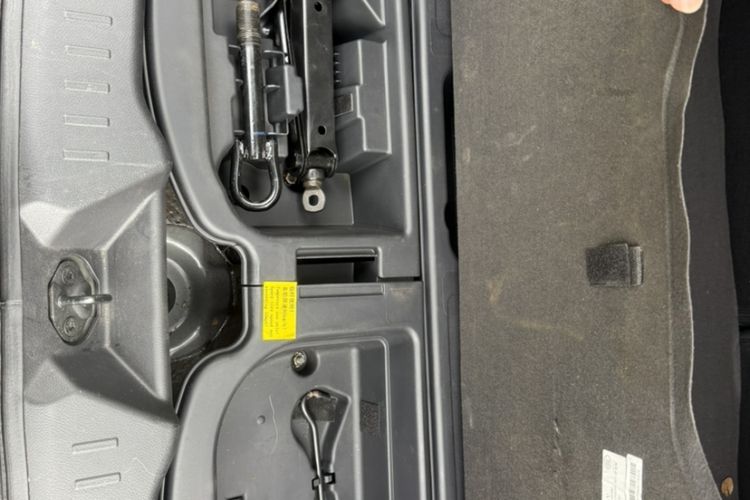 Used Geely Auto GX7 2015 Classic Edition 1.8L Manual Elite Model China V Standard Interior 8