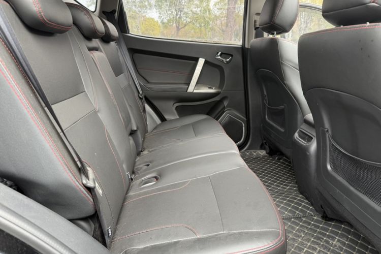 Used Geely Auto GX7 2015 Classic Edition 1.8L Manual Elite Model China V Standard Interior 9