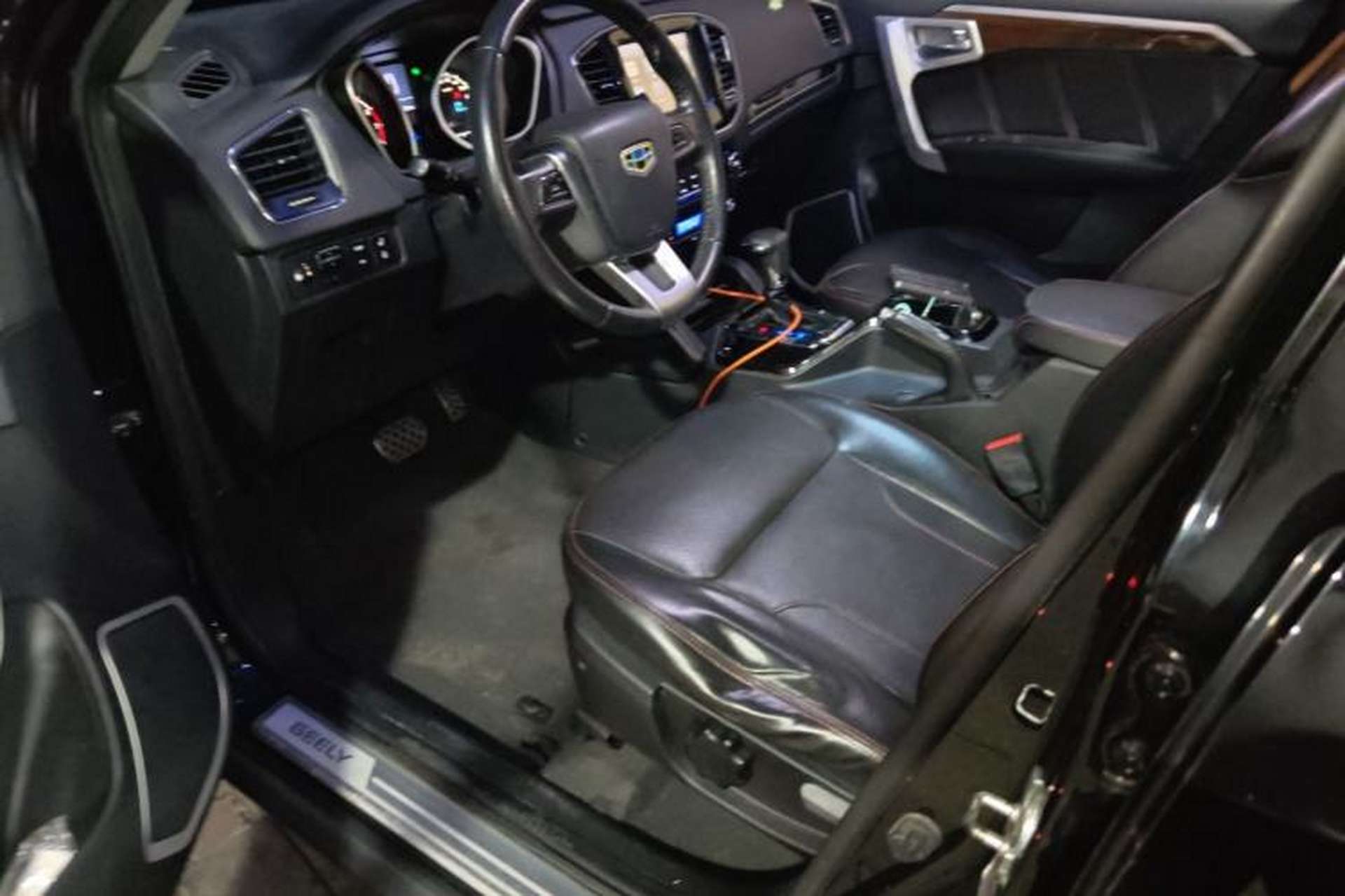 Used Geely Auto GX7 2015 Sports Edition 2.0L Automatic Luxury Upgrade Version China V Standard Left Front Seat