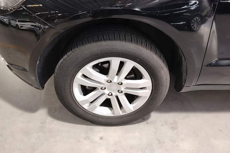 Used Geely Auto GX7 2015 Classic Edition 1.8L Manual Urban Model China IV Left Front Wheel Hub