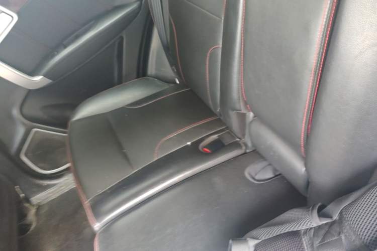 Used Geely Auto GX7 2015 Sports Edition 2.0L Automatic Prestige Model Left Rear Seat