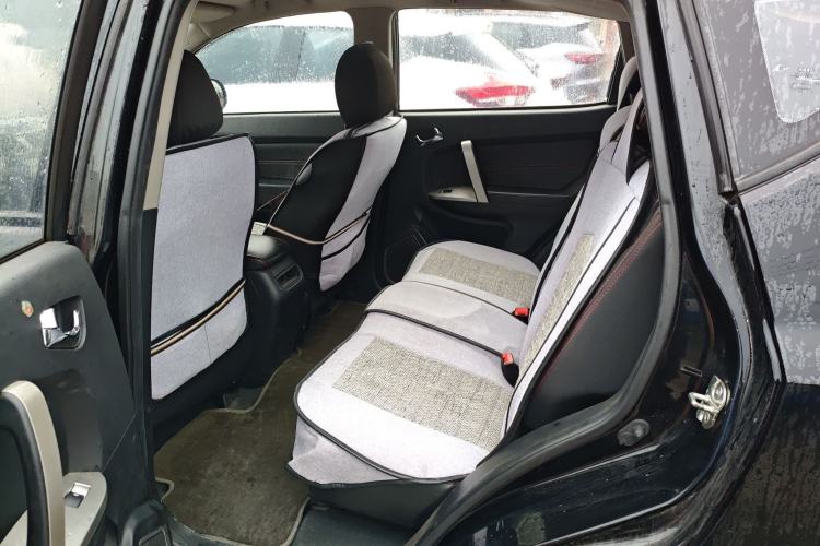 Used Geely Auto GX7 2015 Classic Edition 1.8L Manual Elite Model China V Standard Left Rear Seat