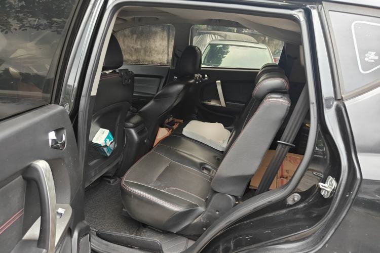 Used Geely Auto GX7 2015 Classic Edition 1.8L Manual Elite Model China V Standard Left Rear Seat