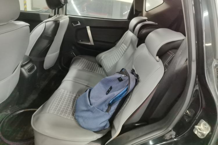 Used Geely Auto GX7 2015 Classic Edition 1.8L Manual New Urban Upgrade Version China IV Standard Left Rear Seat