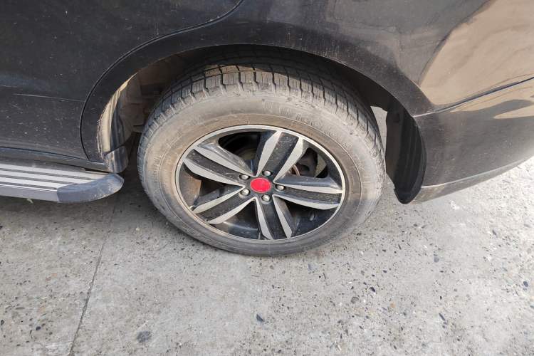 Used Geely Auto GX7 2015 Classic Edition 1.8L Manual Urban Model China V Standard Left Rear Wheel Hub